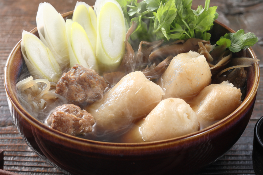 ▲ 米棒鍋加入「日本三大地雞」比內地雞共煮，濃郁湯頭令人回味無窮