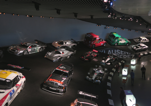 賓士博物館Mercedes-Benz Museum