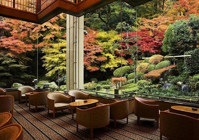 依山樓．岩崎