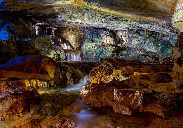 聖貝亞圖斯洞穴 St. Beatus Caves