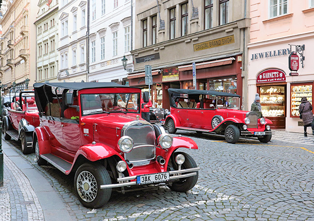布拉格老爺車環城之旅 Prague old car