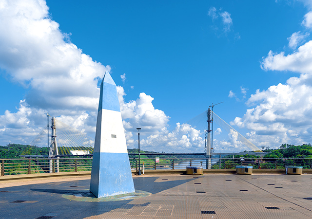 三邊界紀念碑Hito Tres Fronteras