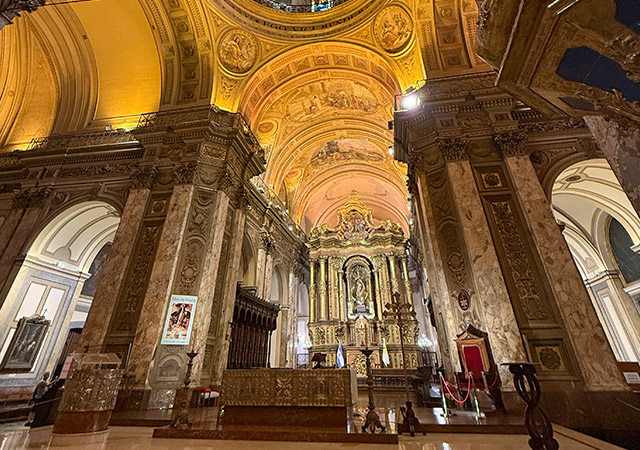 布宜諾斯艾利斯主座教堂Catedral Metropolitana