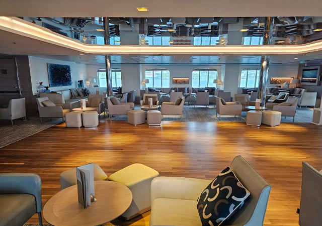 北冕號．主休息廳Main Lounge