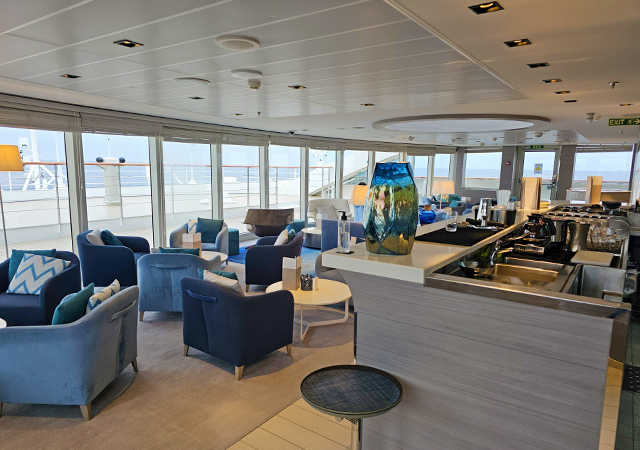 北冕號．觀景休息室Panoramic Lounge