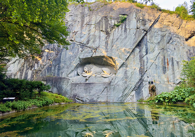 獅子紀念碑Lowendenkmal