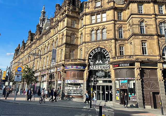 里茲Leeds
