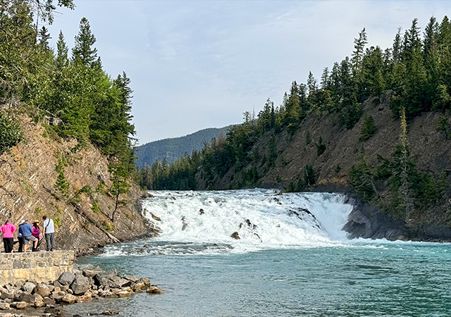 弓河瀑布 Bow Falls