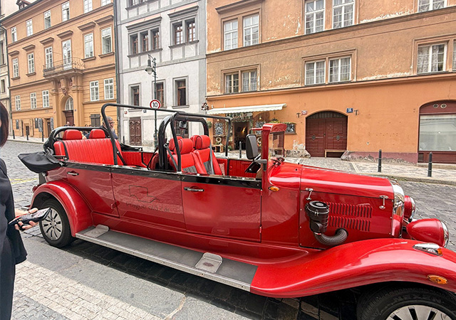 布拉格老爺車環城之旅 Prague old car