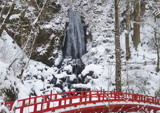 櫻松神社．不動瀑布