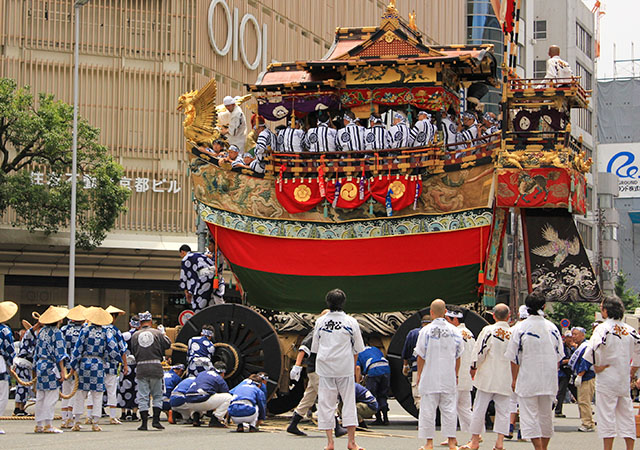 《太平洋x伊勢丹夢幻聯合》京都祇園祭迎山鉾．有馬秘湯五日 (10人夢幻巡航巴士)
